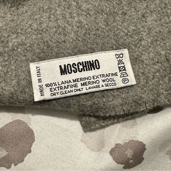 Moschino Scarf - Picture 3 of 14
